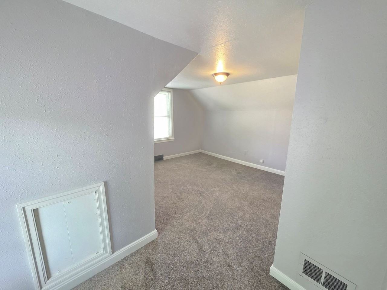 1711 Lincoln St - Photo 5 of 20