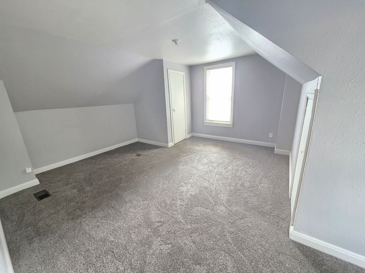 1711 Lincoln St - Photo 7 of 20