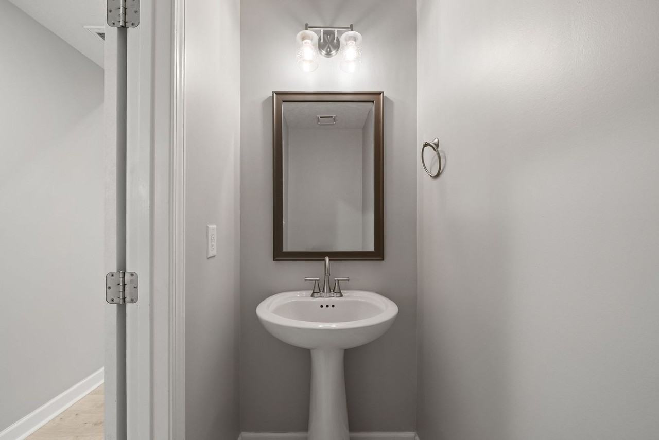 1037 Brightwood Ct - Photo 6 of 36