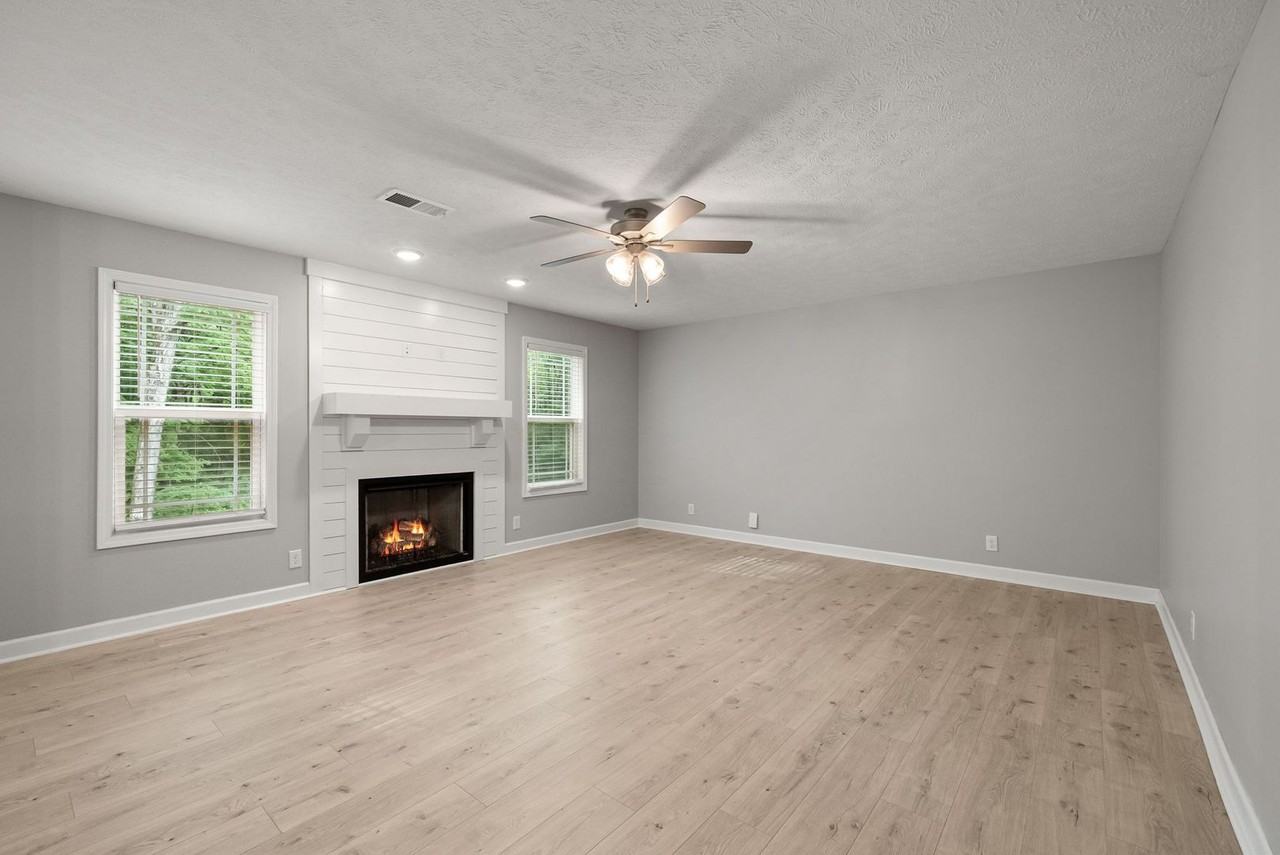 1037 Brightwood Ct - Photo 7 of 36