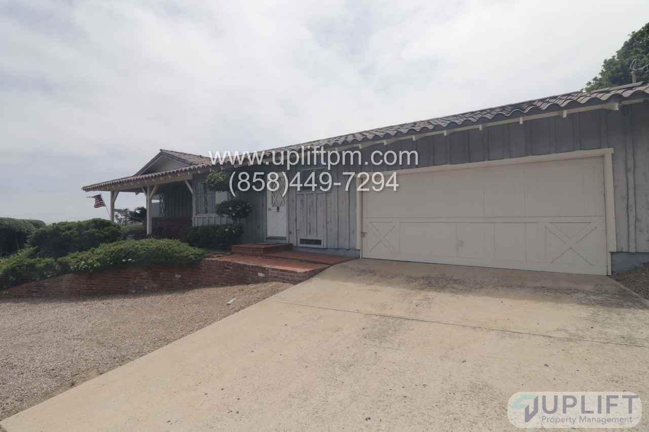 1764 Soledad Way - Photo 3 of 6