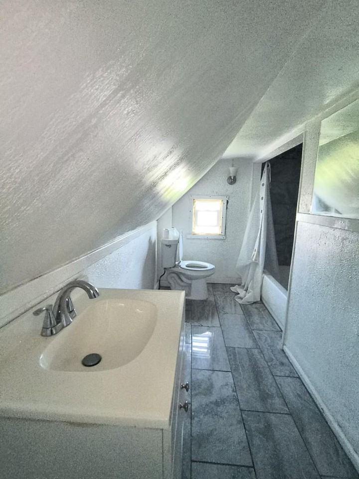 415 Everett St - Photo 2 of 11