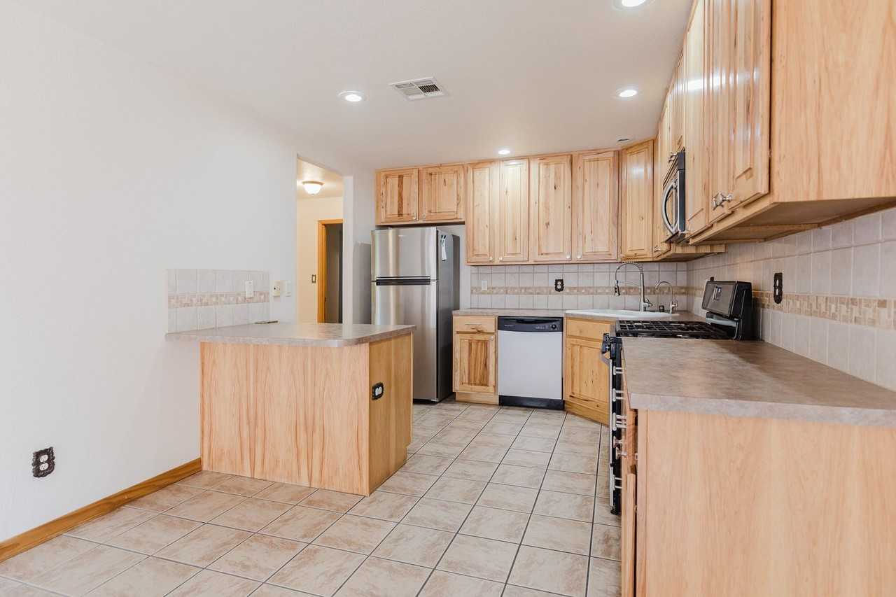 413 Chaco Dr - Photo 5 of 30