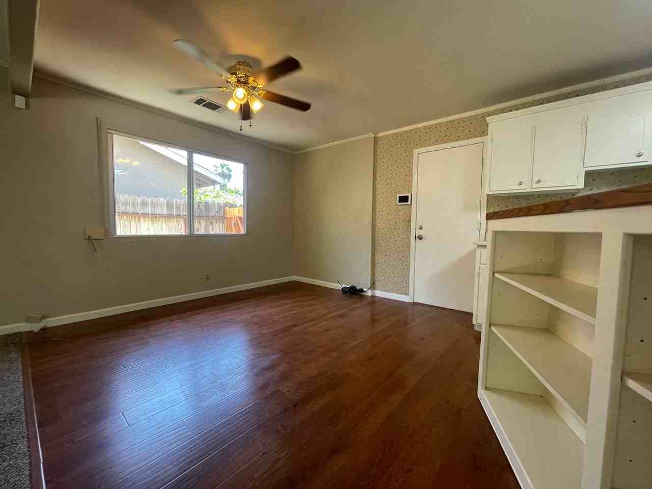 1884 Southwood Drive - Photo 7 of 34