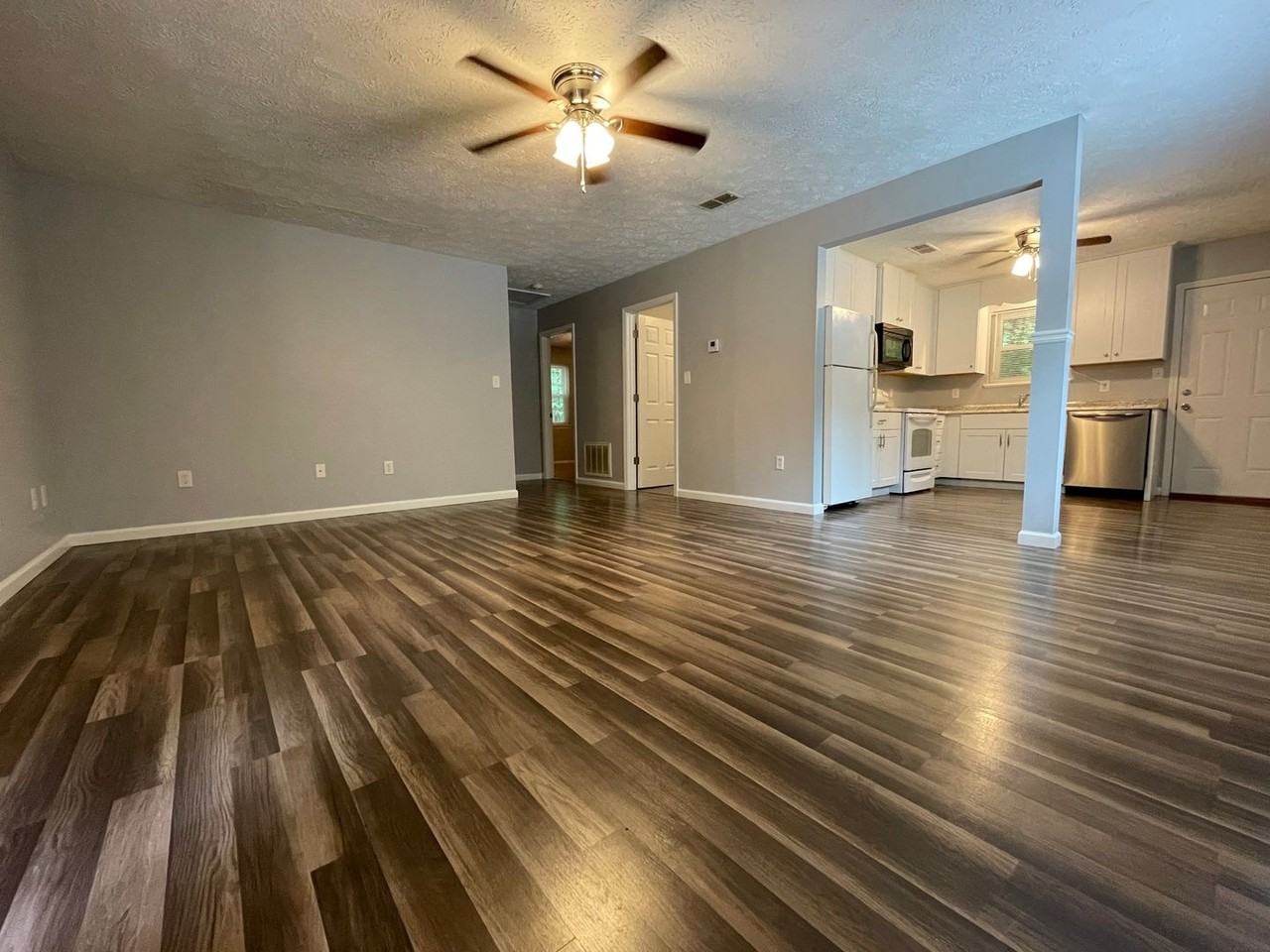 117 Boulder Trl - Photo 2 of 7