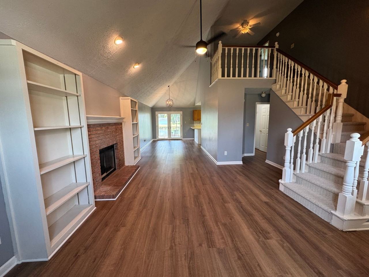 1049 Mustang Ct - Photo 4 of 29