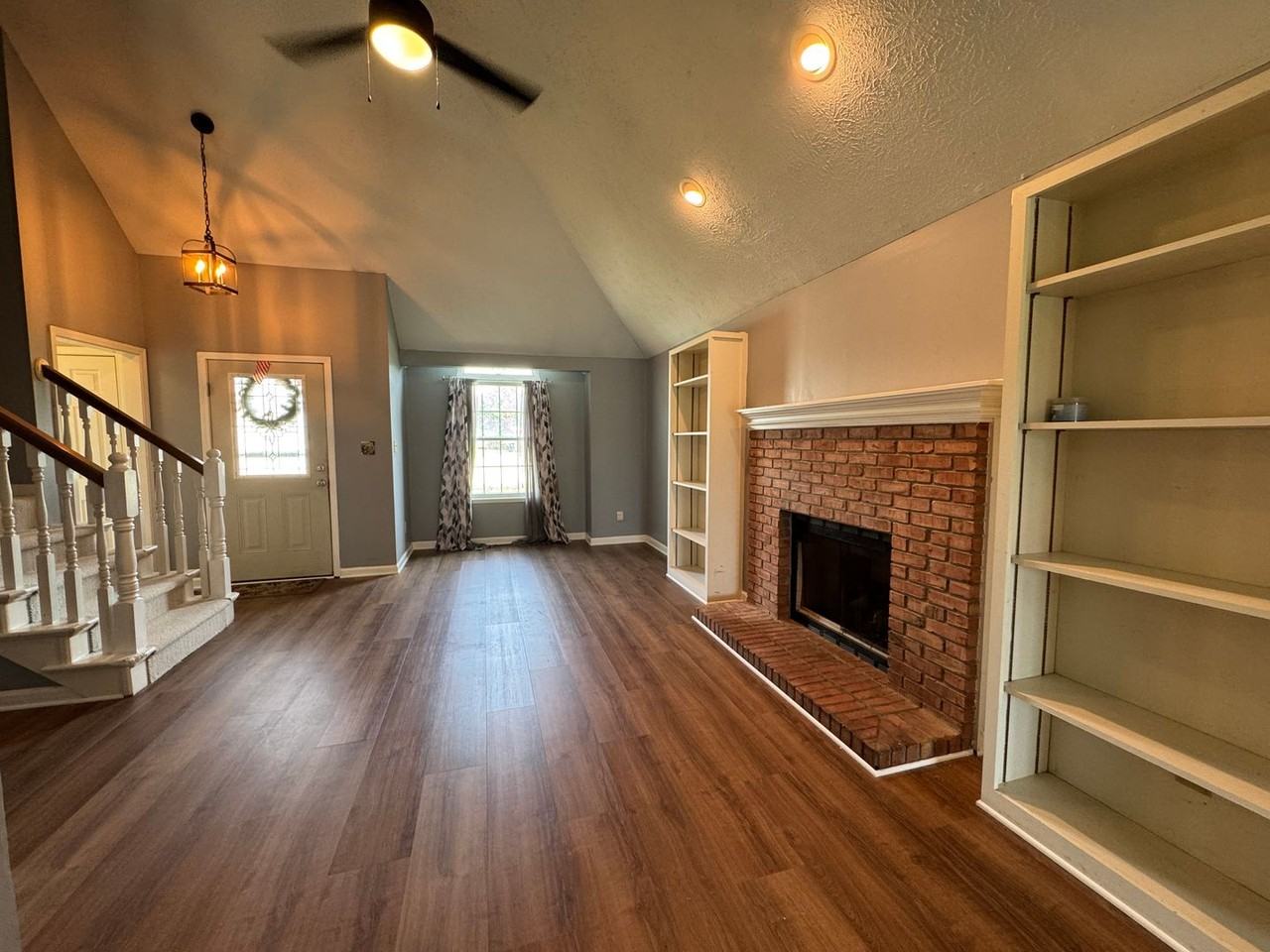 1049 Mustang Ct - Photo 6 of 29