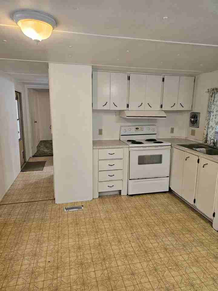 22842 Trails End Rd Se - Photo 4 of 10