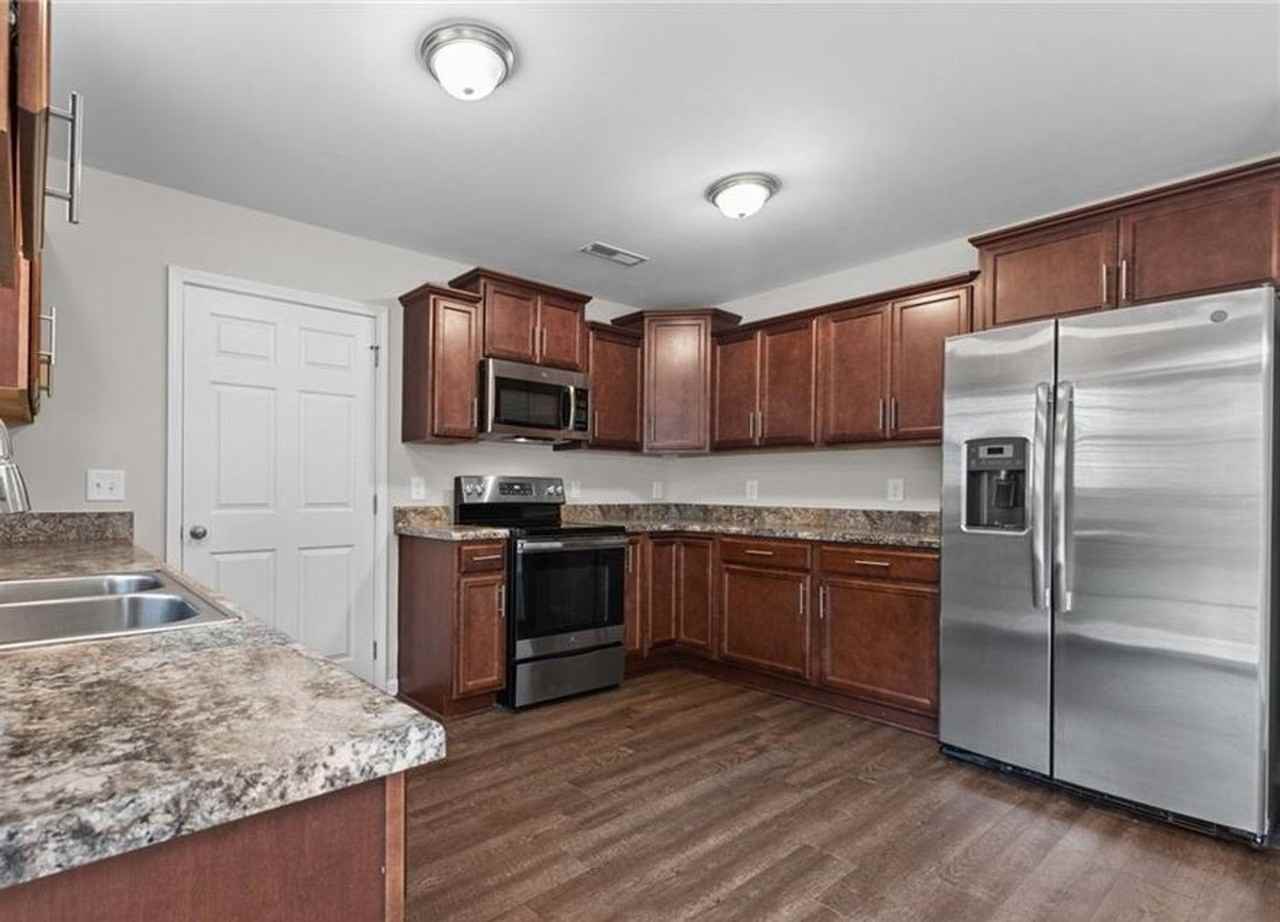 1595 Rossmore Dr - Photo 3 of 26