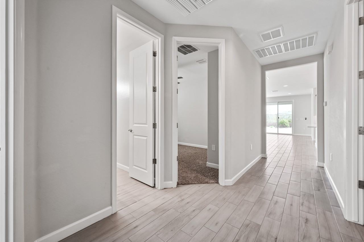 2111 East Questa Drive - Photo 3 of 29