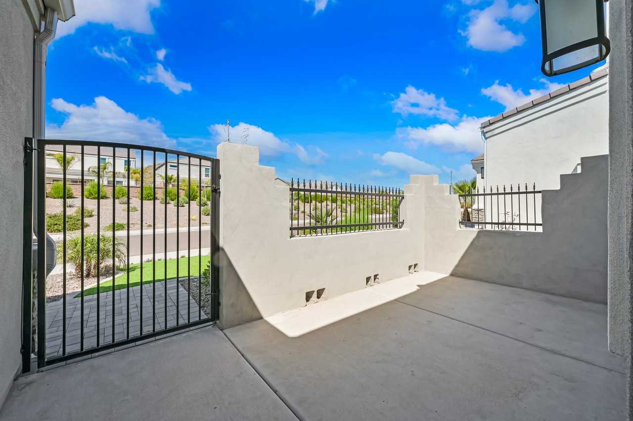 2111 East Questa Drive - Photo 2 of 29