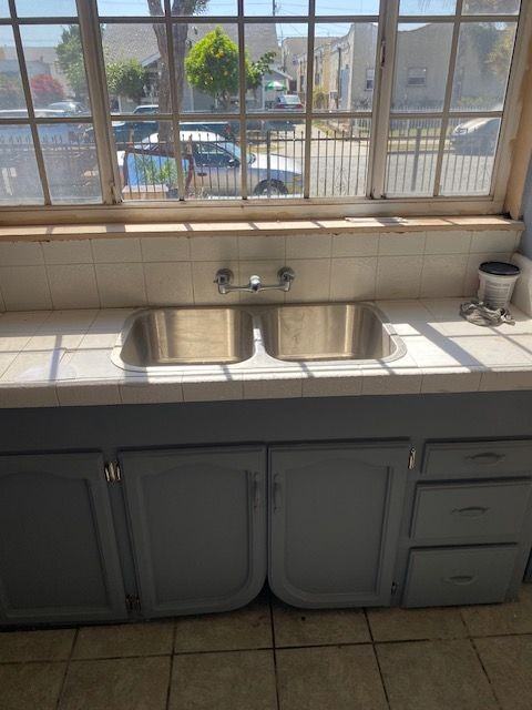 8148 Beechwood Ave - Photo 2 of 5