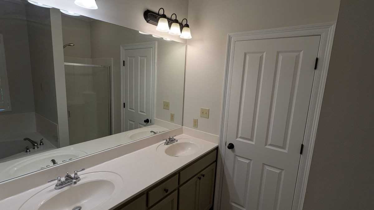 1570 Tasajillo Dr - Photo 3 of 11