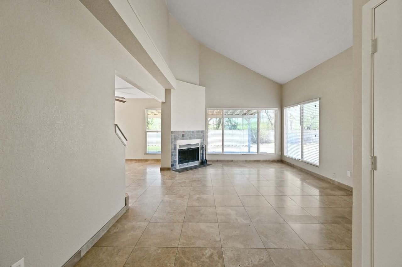 1022 West Estrella Drive - Photo 3 of 26