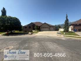 5725 Brook Cir - Photo 1 of 1