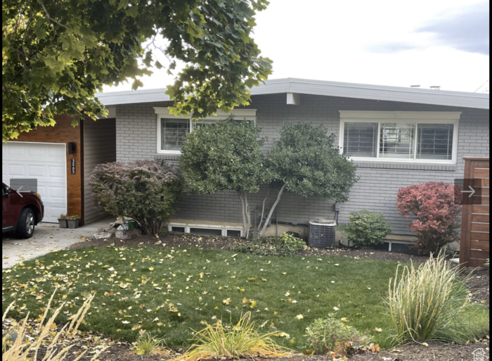 3065 Bannock Dr - Photo 2 of 10