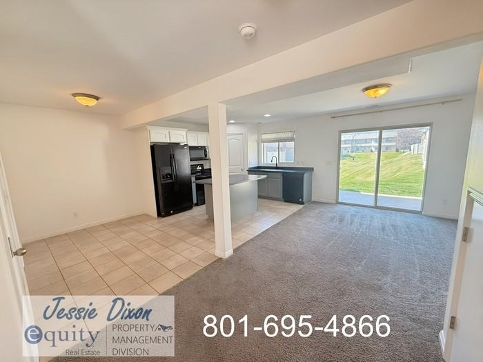 116 W Newbury Ln - Photo 2 of 23