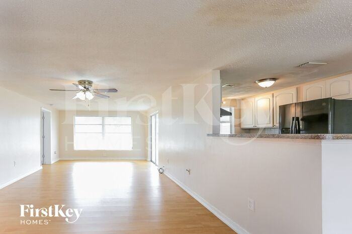 8020 Jasmine Blvd - Photo 2 of 15
