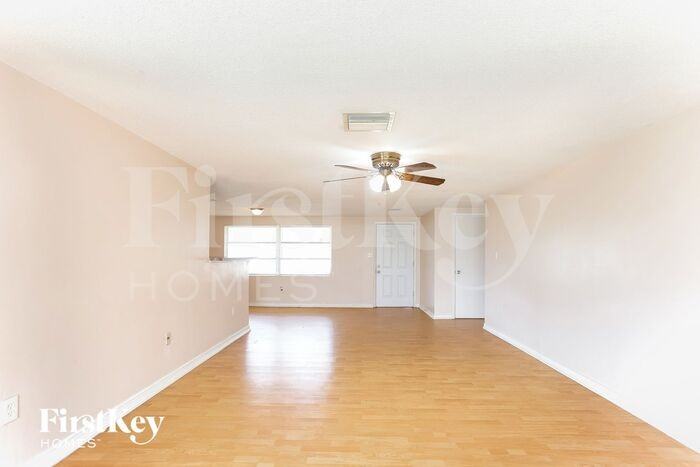 8020 Jasmine Blvd - Photo 3 of 15