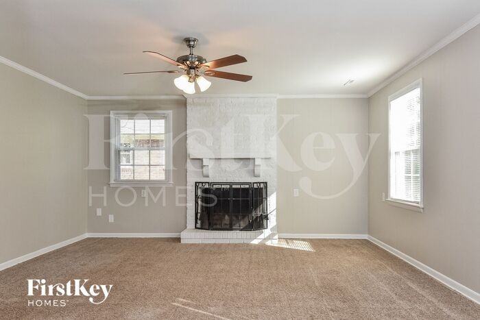 2104 Gracewood Dr - Photo 3 of 15