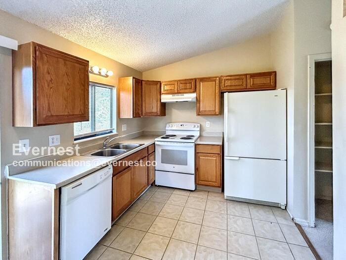 3645 Queensland Pl - Photo 3 of 20