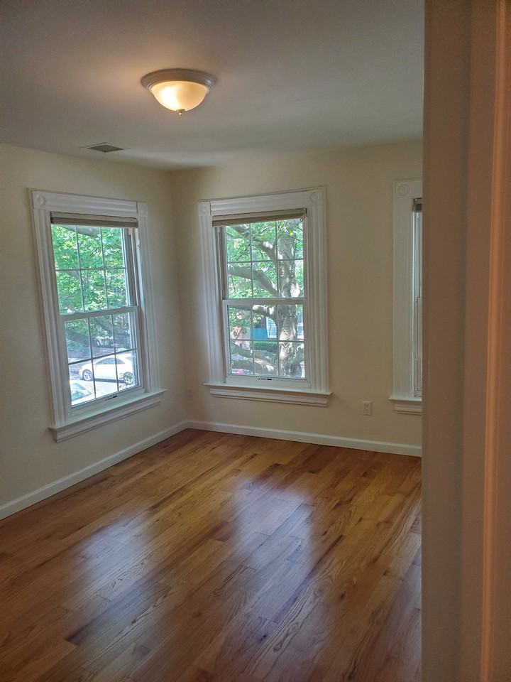 8 Edwards St #2 - Photo 5 of 20
