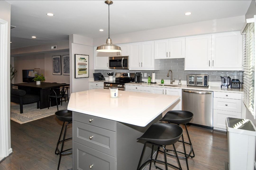 4427 1/2 Macarthur Blvd Nw #B - Photo 3 of 20