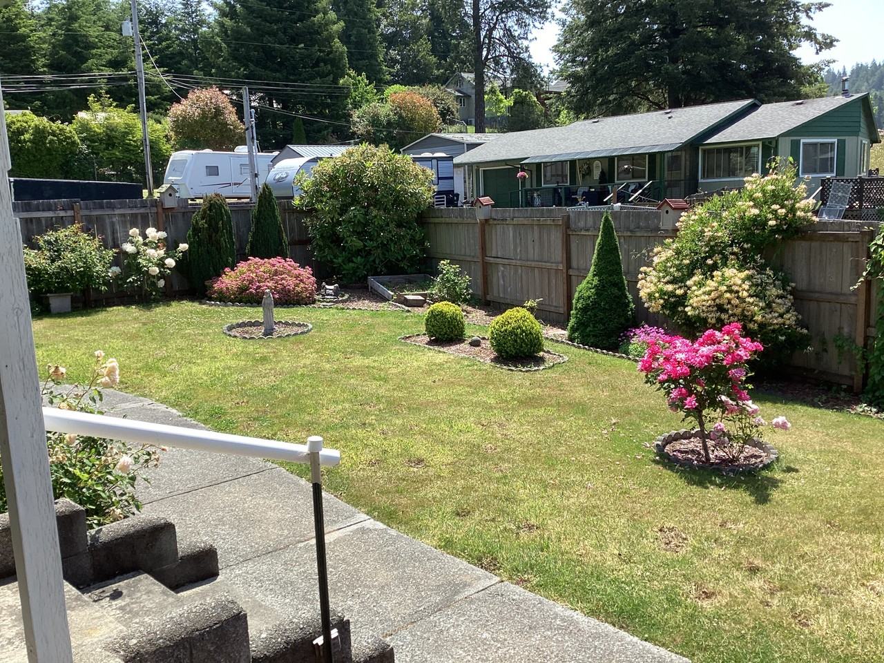 2544 Maple St #NA - Photo 2 of 24