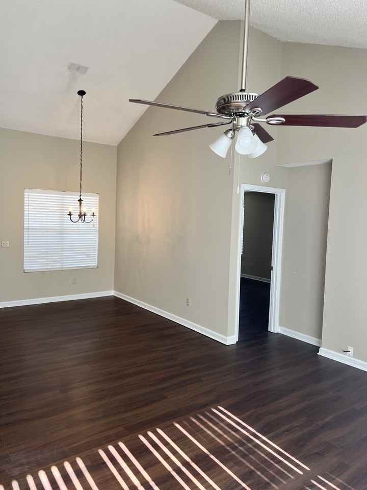2400 Glenmore Ct Sw #NA - Photo 6 of 14