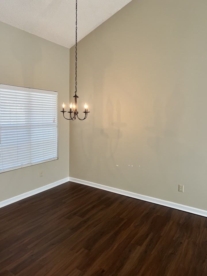 2400 Glenmore Ct Sw #NA - Photo 5 of 14