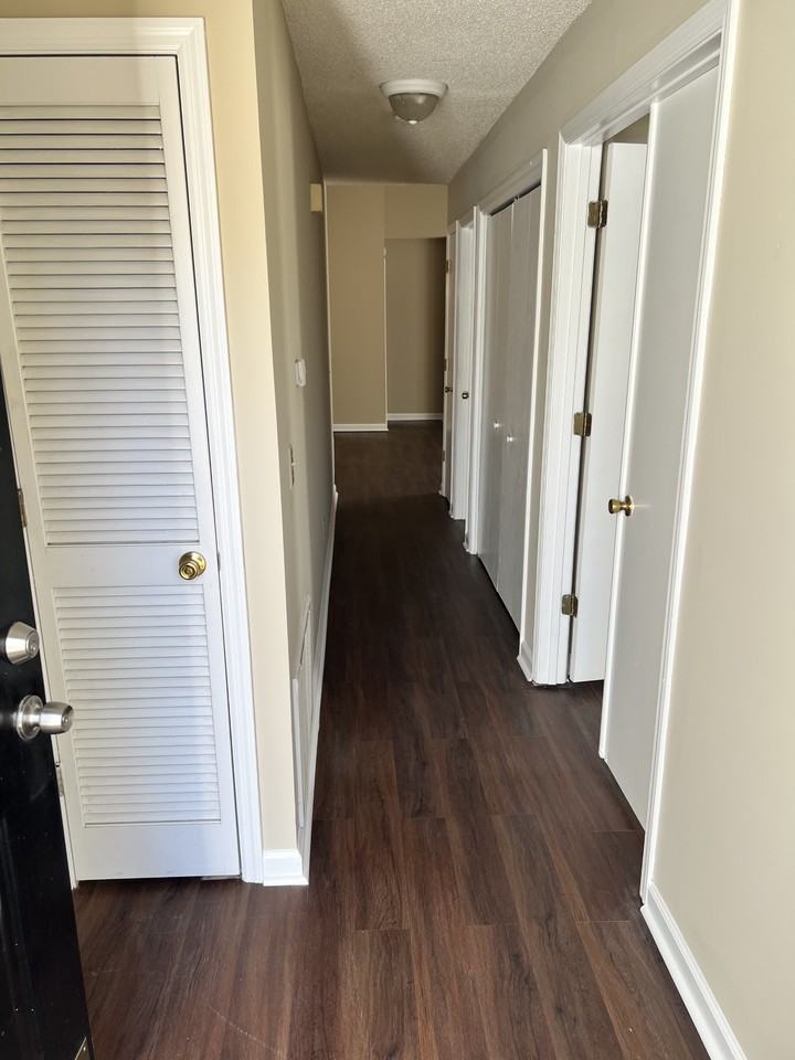 2400 Glenmore Ct Sw #NA - Photo 7 of 14