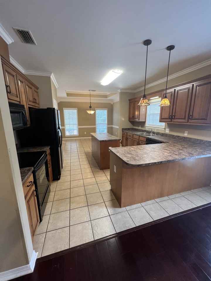 1013 Dickenson Ave #NA - Photo 7 of 17