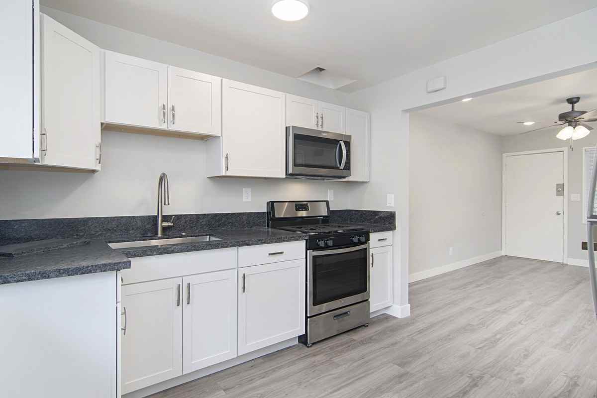 2107 30th St #2107 - Photo 3 of 13