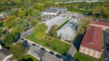 featured image of 810 Riverview Dr