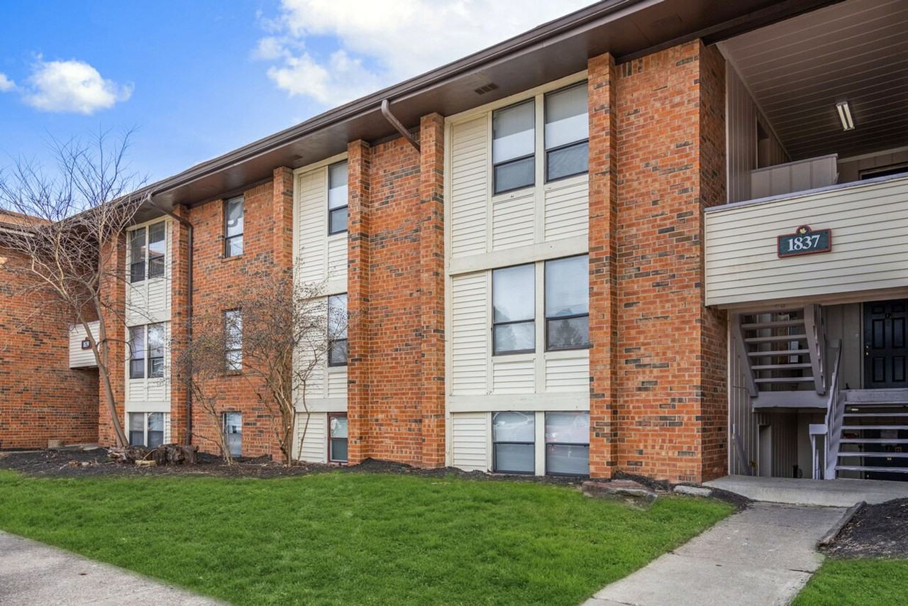 The Woodside Apartments - Photo 3 of 25