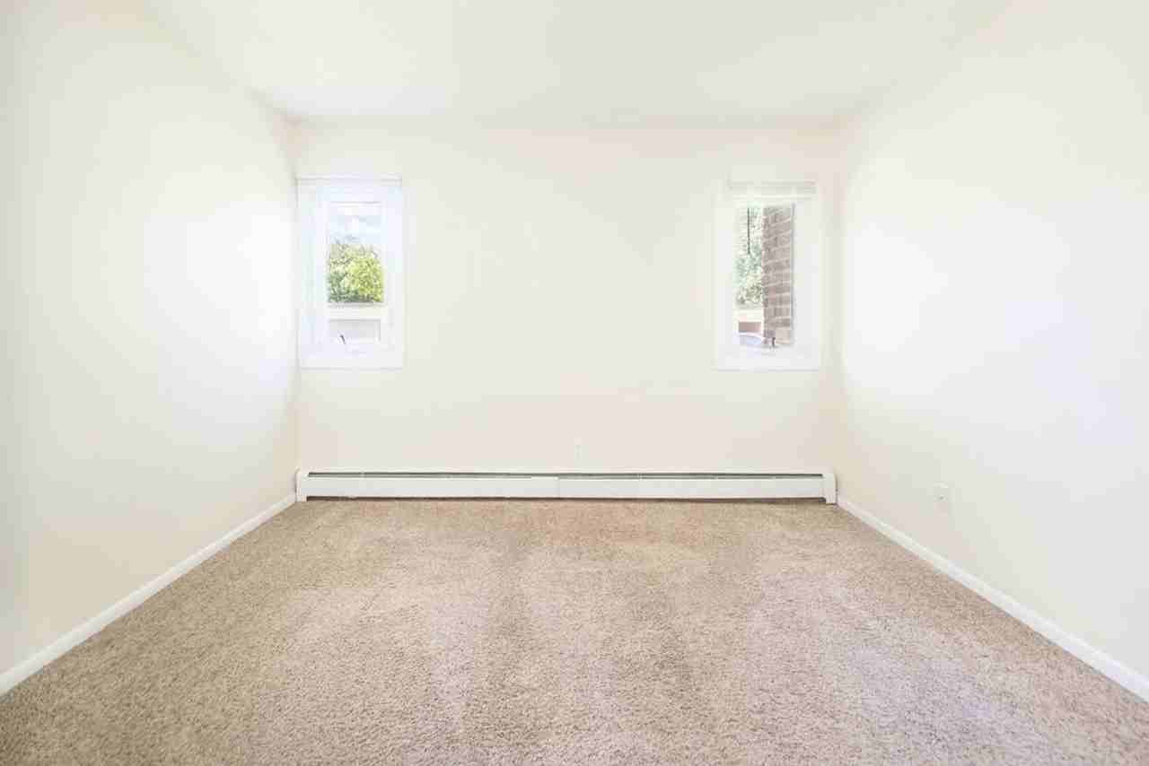 Bay Pointe Apartments - Photo 7 of 36