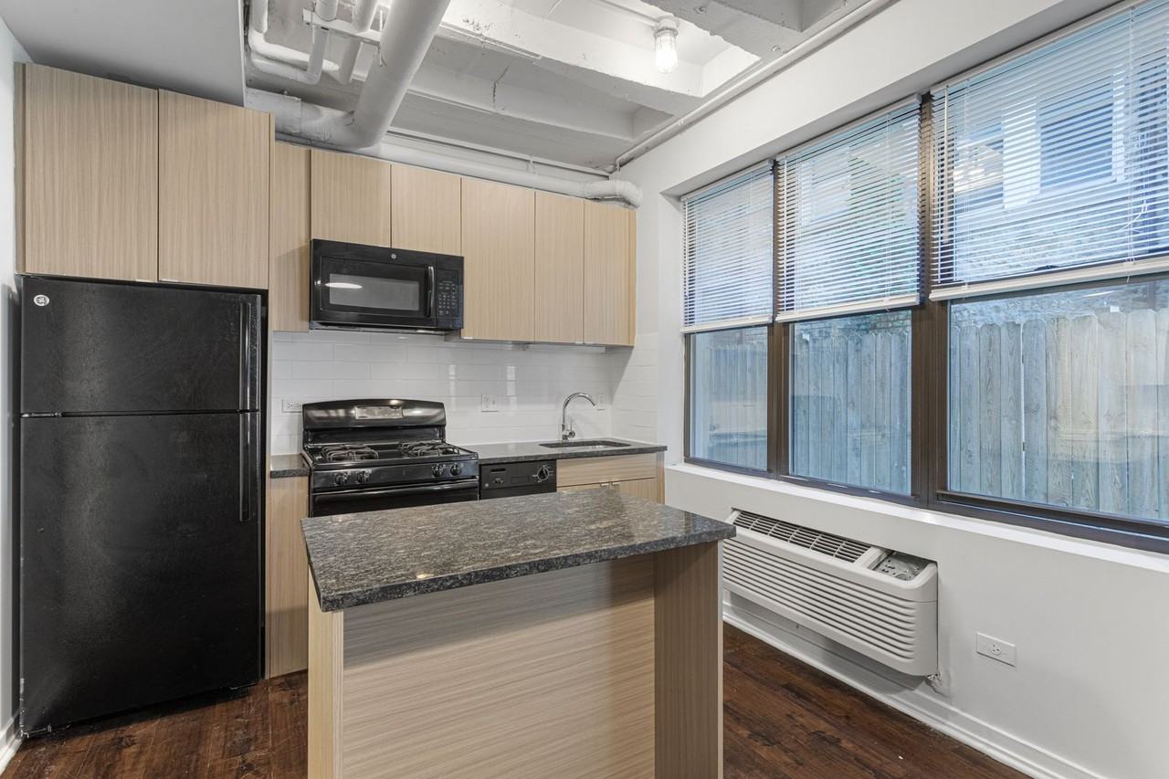 5718 N Winthrop Avenue - Photo 6 of 26