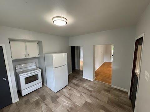 820 N State St - Photo 3 of 11