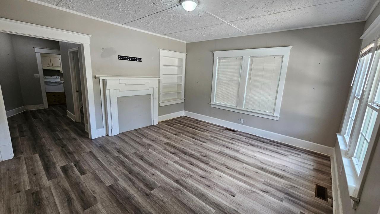 5614 6th Ave - Photo 2 of 10