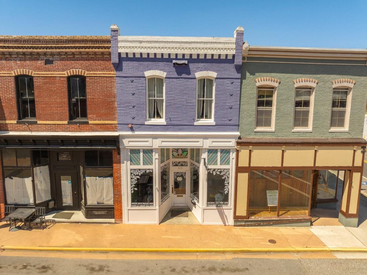 102 W Green St - Photo 2 of 20