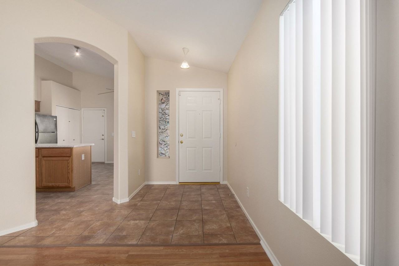 14706 W Ely Dr - Photo 6 of 33