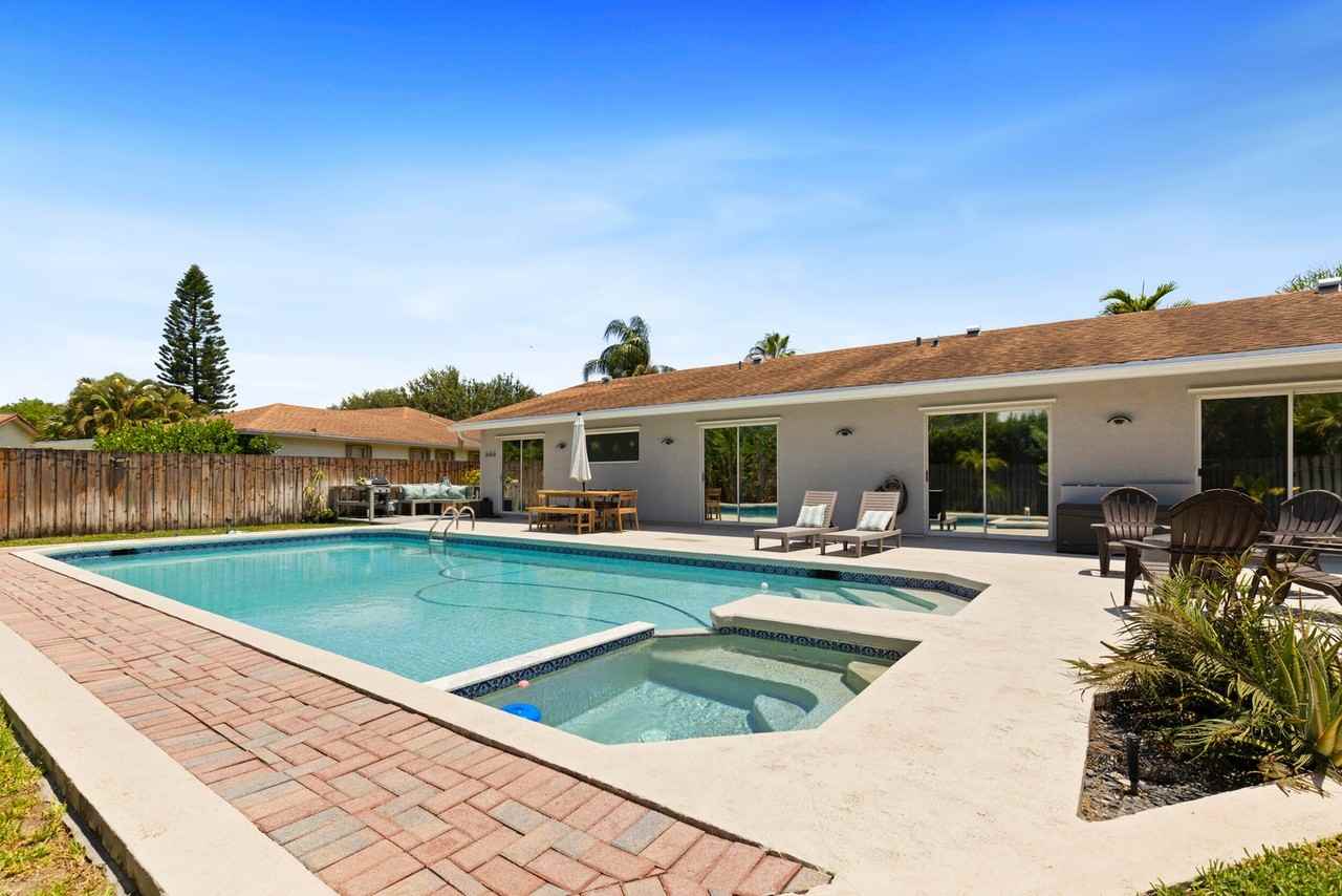 4114 Bay Laurel Way - Photo 2 of 15