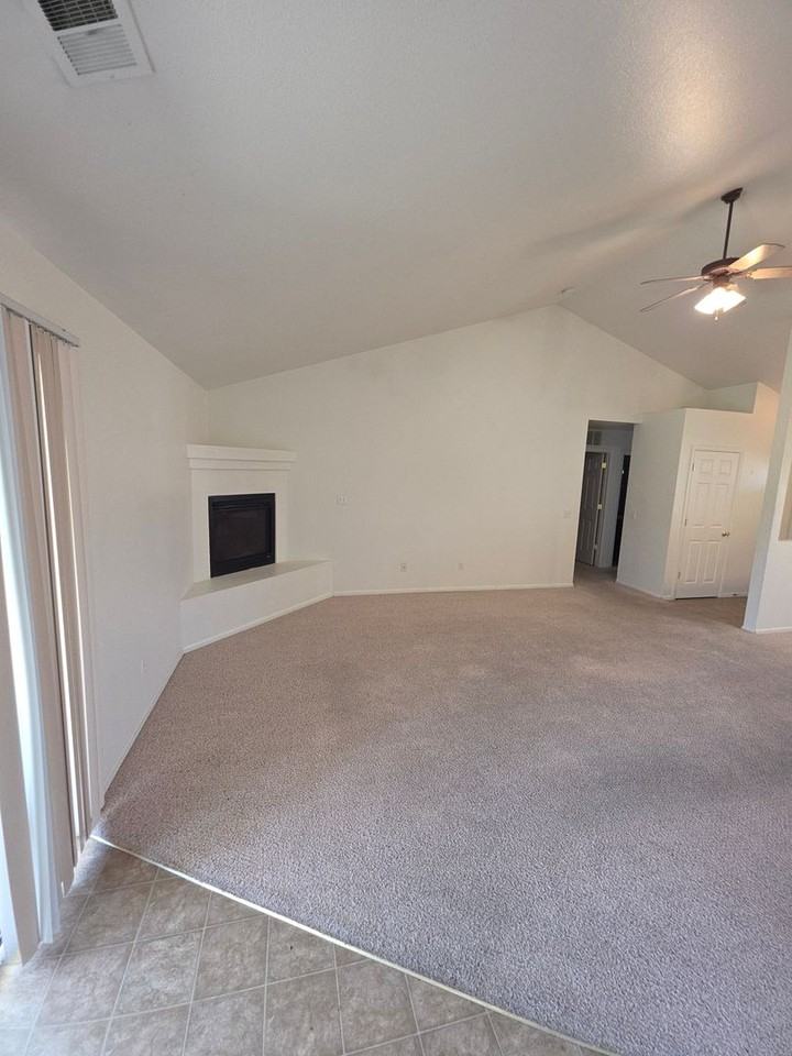 102 Kaley St - Photo 2 of 19