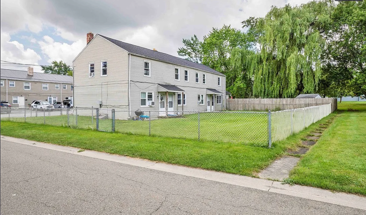 48 Glenwood Ct - Photo 3 of 16