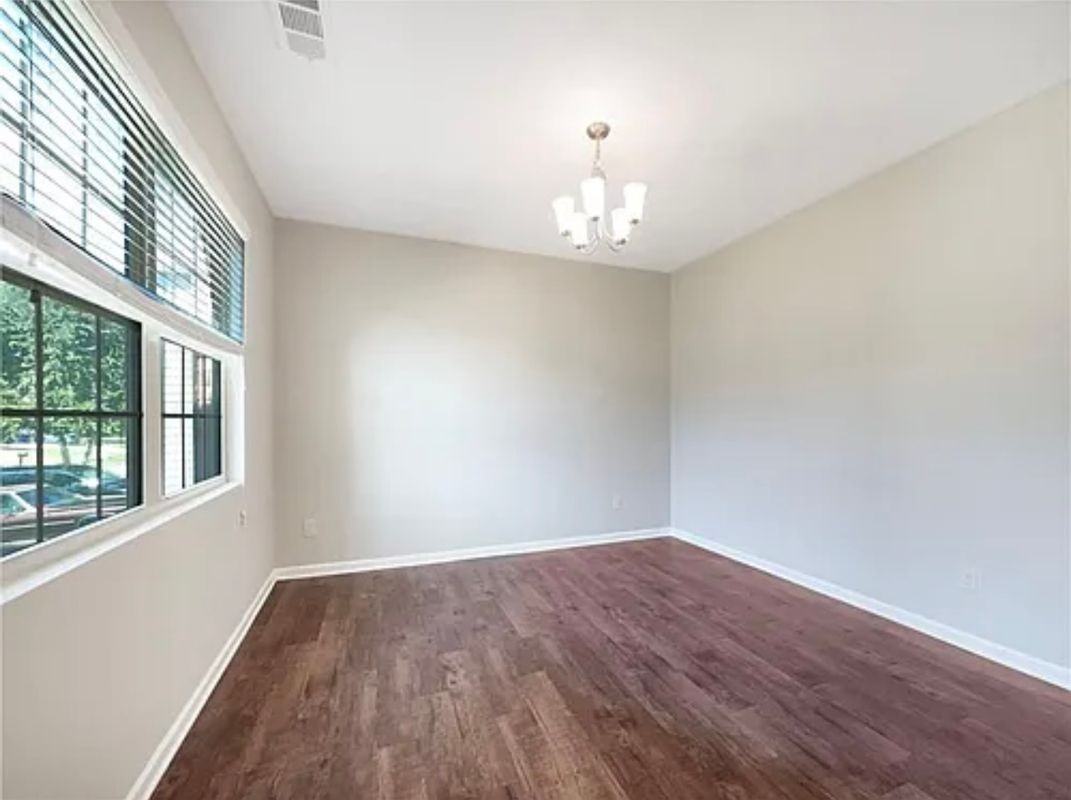 444 Lake Ridge Ln - Photo 3 of 14