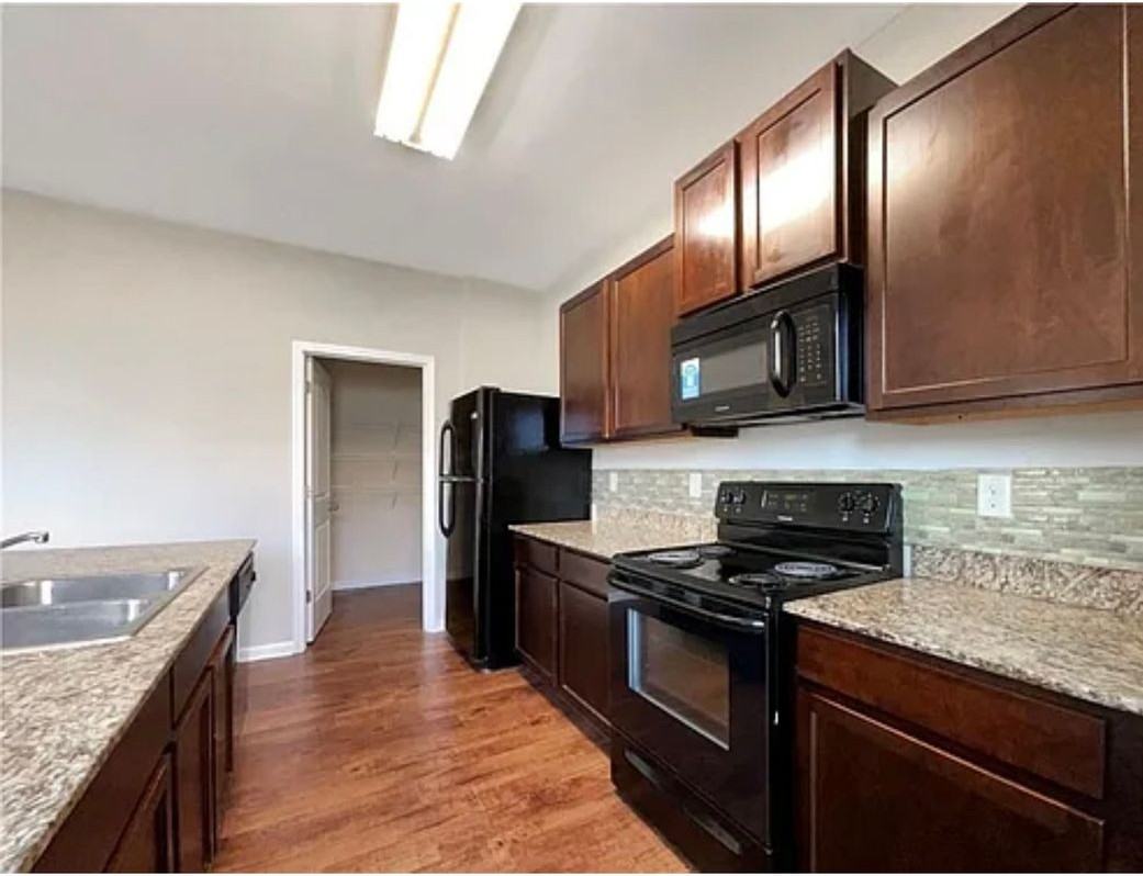 444 Lake Ridge Ln - Photo 7 of 14