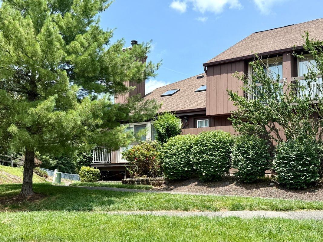 4632 Bloomingdale Dr - Photo 3 of 22