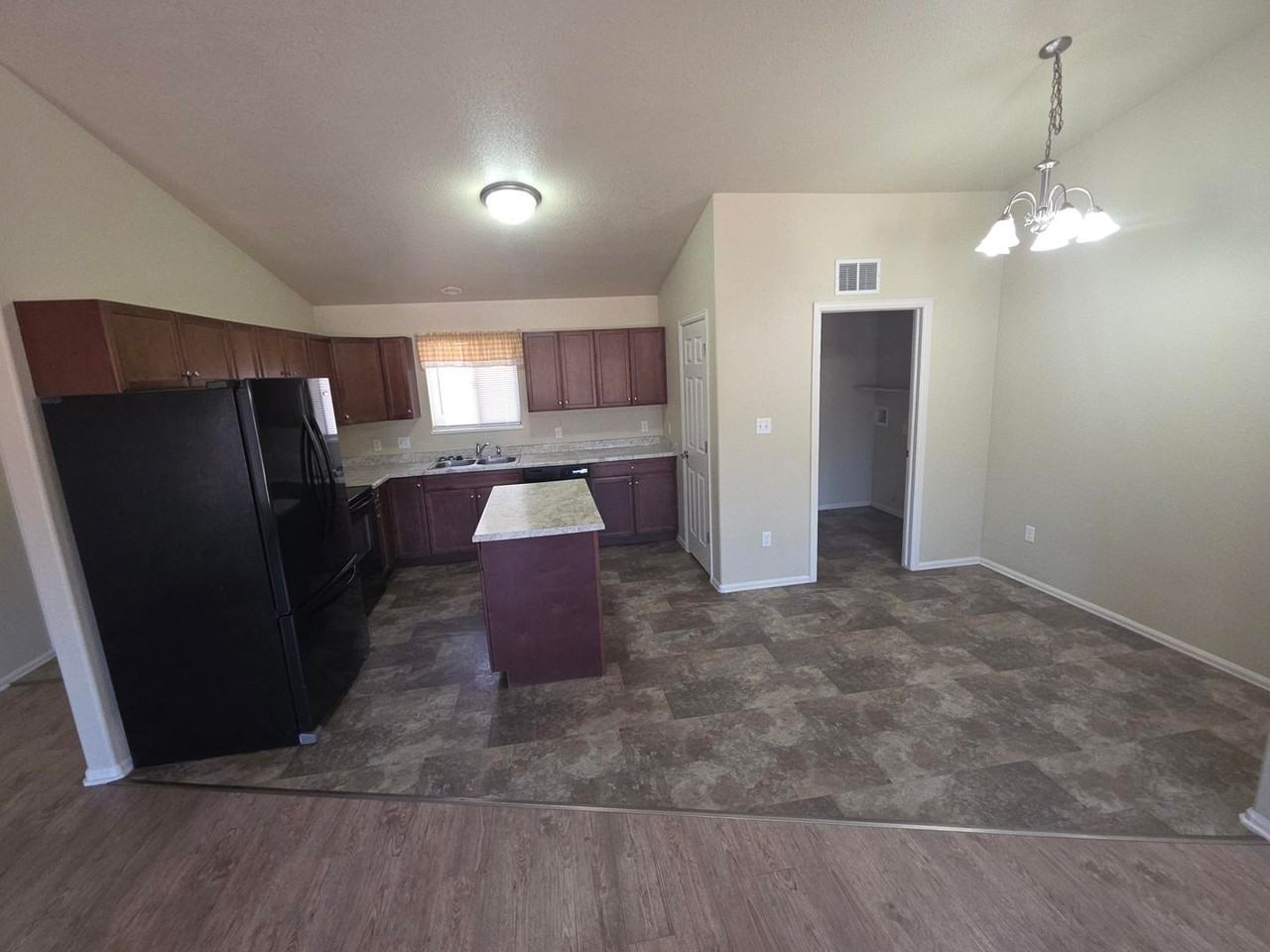 3154 Glendam Dr - Photo 3 of 15