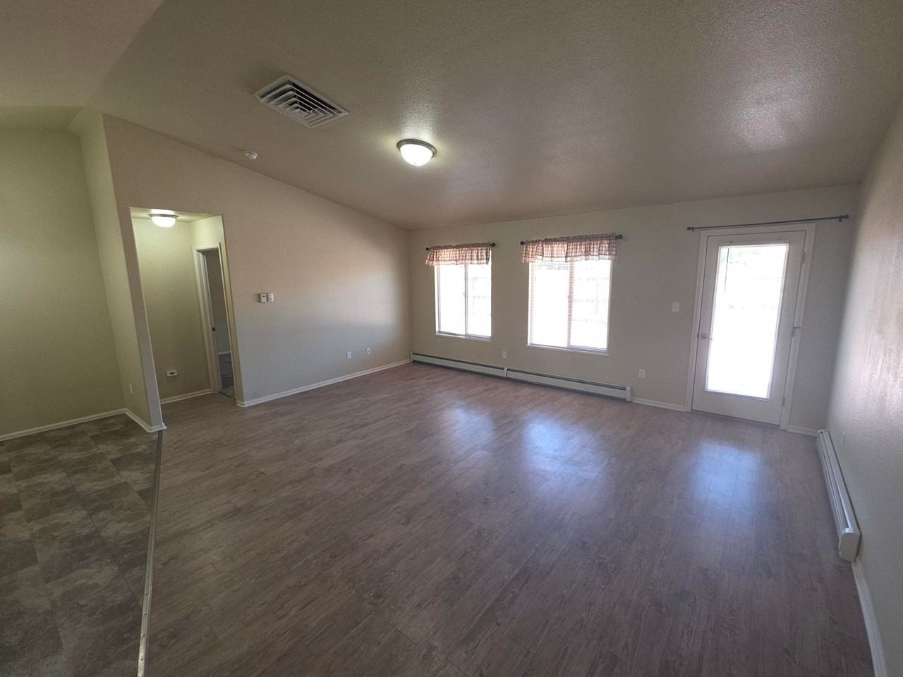 3154 Glendam Dr - Photo 2 of 15