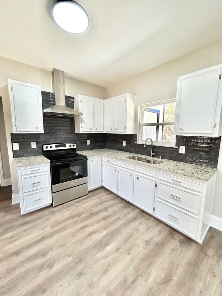 164 Lake Rd - Photo 3 of 13